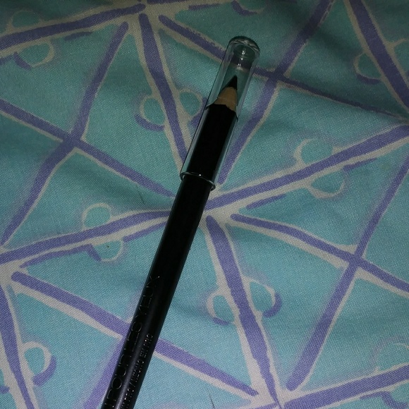 Eyeliner - Picture 1 of 2